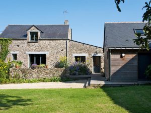 Porte fenêtre jardin à Bouguenais (44) - Menuiserie du Héron - Maître Artisan Spécialiste Rénovation en Loire Atlantique (44)