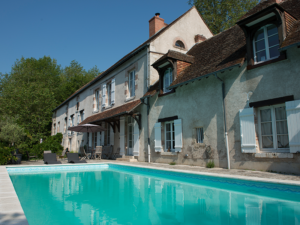 Porte-fenêtres double vitrage en bois à Bouguenais (44) - Menuiserie du Héron - Maître Artisan Spécialiste Rénovation