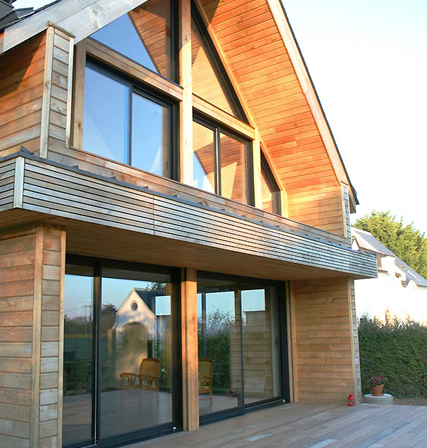 Installation de porte-fenêtres sur-mesure à Vigneux-de-Bretagne (44) – Menuiserie du Héron – Maître Artisan Spécialiste Rénovation