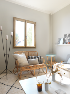 Pose d’une fenêtre PVC effet bois à Bouguenais (44) – Menuiserie du Héron – Maître Artisan Spécialiste Rénovation